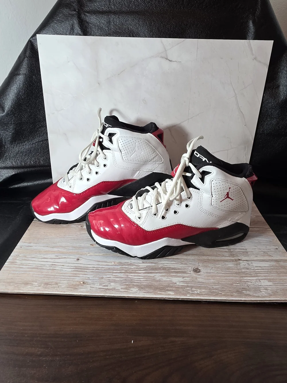 Air Jordan Big Kids Sz 6.5 Basketball Shoes - White & Red